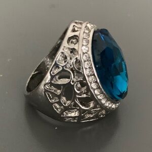 Blue Statement Cocktail Ring – Size 6